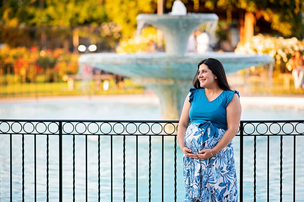 sunset maternity portraits at the Municipal Rose Garden