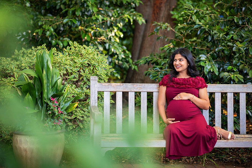 evening maternity pictures at the Elizabeth Gamble Garden