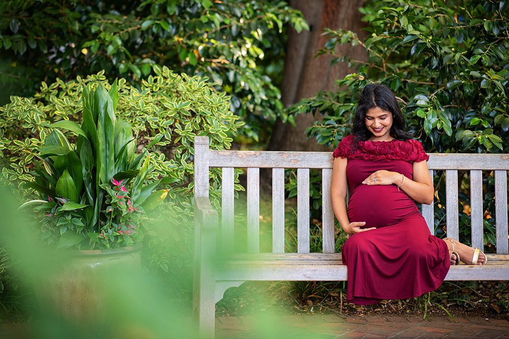 evening maternity pictures at the Elizabeth Gamble Garden